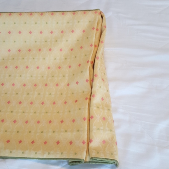 Cheery Bright Yellow Vallance - Picture 3 of 6